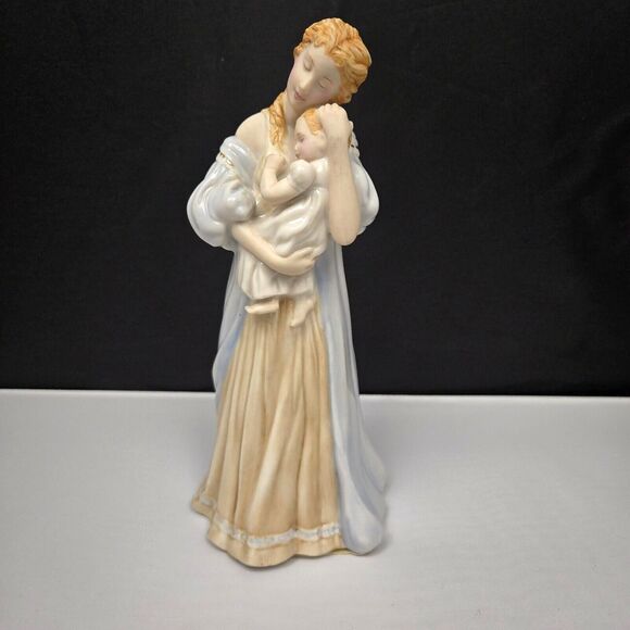 A Mother's Love by Glenis Devereaux Franklin Mint Fine Porcelain Figurine 6.75" - Picture 4 of 11